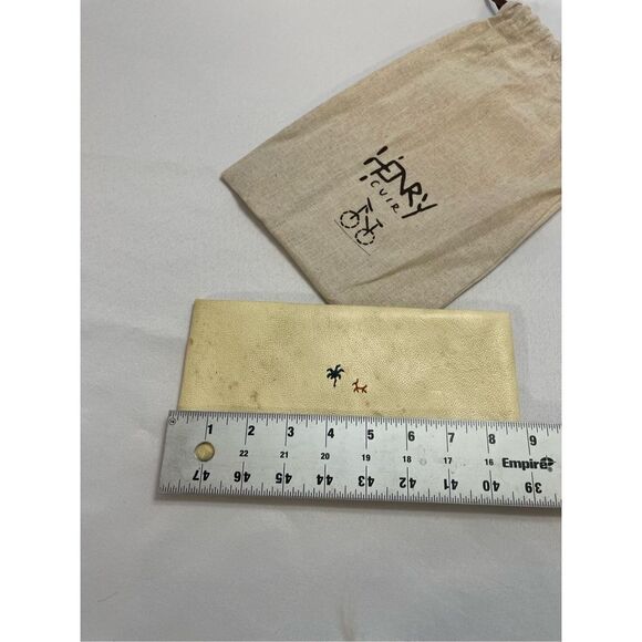 Henry cuir pouch Embroidery of a dog and a palm tree leather - Picture 5 of 8